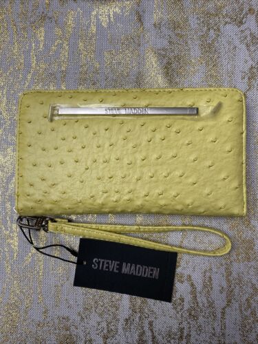 STEVE MADDEN WALLET WRISTLET YELLOW BUMPY TEXTURED SILVER IS BEAUTIFUL!!!