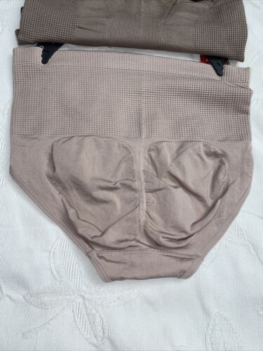 Skinnygirl Shaping Seamless Briefs Size MEDIUM 3  pair Style SG7703￼￼ New