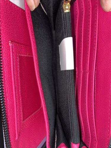 BETSEY JOHNSON 2 PIECE GIFT SET. PINK SCARF &  WALLET WITH LIPS & BOW NEW IN BOX