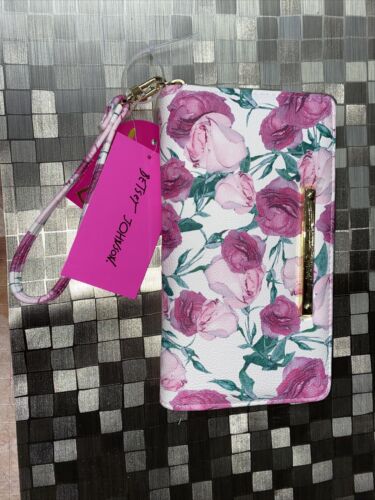 Betsey Johnson Zip Around Wristlet Wallet ROSEBUD PINK- WHITE Background NEW