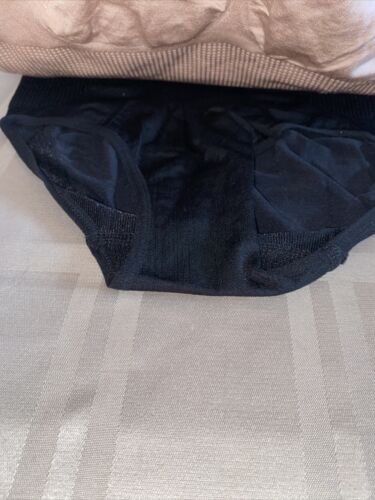 Skinnygirl Shaping Seamless Briefs Size MEDIUM 3  pair Style SG7703￼￼ New