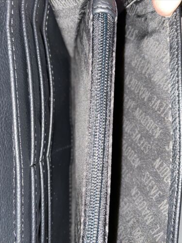 STEVE MADDEN WALLET WRISTLET GRAY BZIPPY ~ORGANIZER￼~ SOFT TEXTURE~CLASSY