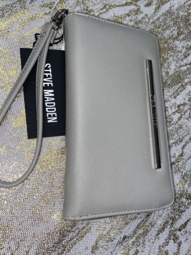 STEVE MADDEN WALLET WRISTLET LIGHT GRAY BZIPPY BZIPPY BEAUTIFUL!! Silver Zipper