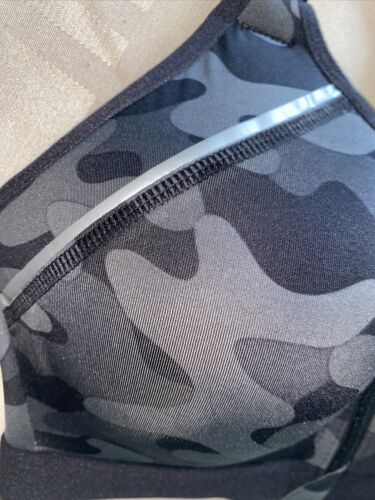 LAYER 8 MAXIMUM SUPPORT-CROSSBACK~Sz. M~ Sports Bra CAMO Fitted Front Zipper-NEW