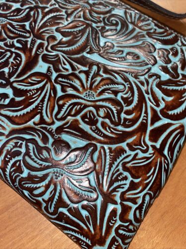 Patricia Nash CASSINI Wristlet  Tooled Turquoise Leather P24101~Gorgeous & NWT!