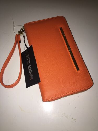 STEVE MADDEN WALLET WRISTLET ORANGE SMOOTH TEXTURE GOLD ZIPPER