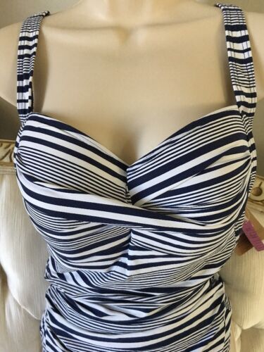 NIP TUCK BOND EYE ONE PIECE SWIMSUIT Stripe  Black /White Size 8