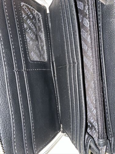 Steve Madden Wallet Beige&Bisque Printed SM Logo Zip Around Silver Hardware NEW