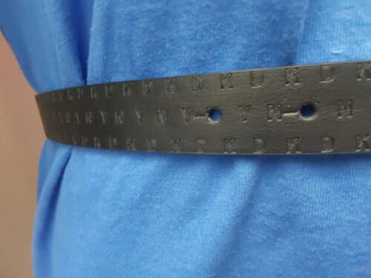 DKNY BELT REVERSIBLE BLACK LOGO TO SMOOTH RED SILVER LOGO BUCKLE "TAKE A LOOK"