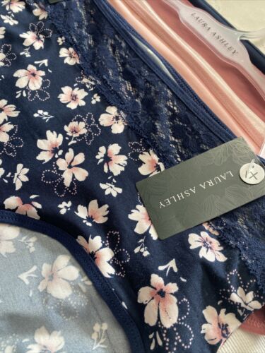 Laura Ashley ~ Women's Brief Underwear Panties Floral 5-Pair~Style LS9689~1X