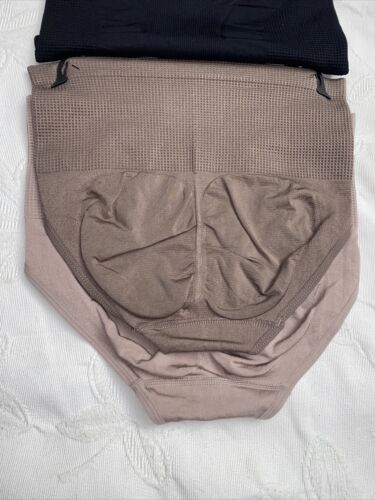 Skinnygirl Shaping Seamless Briefs Size MEDIUM 3  pair Style SG7703￼￼ New