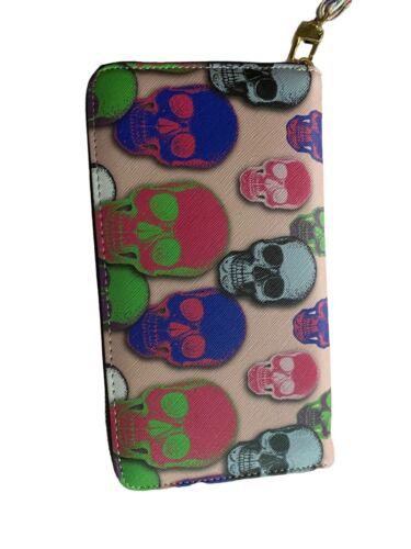 Betsey Johnson Zip Around Wristlet Wallet SKULLS~Multicolor ~HALLOWEEN~ UNIQUE!