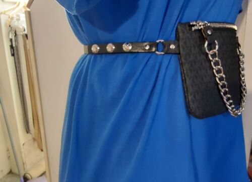 MICHAEL KORS  FANNY PACK BLACK WITH SILVER ZIPPER AND CHAIN MED TAKE A LOOK!!!!!