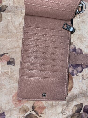 STEVE MADDEN MAUVE WALLET WRISTLET  FOLD OUT DOUBLE ZIPPER SMOOTH TEXTURE CLASSY