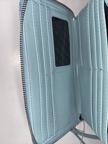 STEVE MADDEN WALLET WRISTLET SEA CRUSH BANGELO SMOOTH TEXTURED SILVER ZIPPER