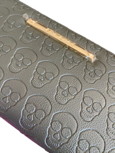 Betsey Johnson Zip Around Wristlet Wallet SKULLS~Military Green~HALLOWEEN~UNIQUE