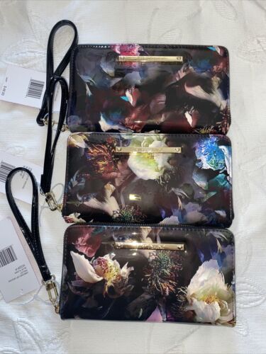Betsey Johnson Zip Around Wristlet Wallet Blue Flower Multicolor Design Patent