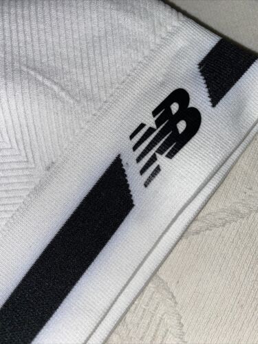 New Balance Medium Impact Sports Bra Style 7462 White/Black Size XL NEW