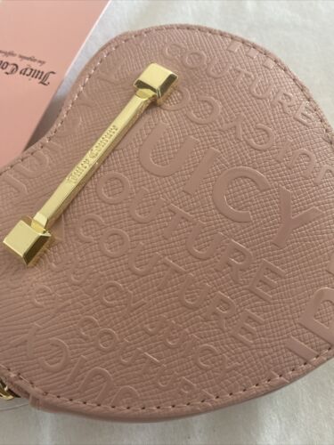 JUICY COUTURE ON THE BLOCK WORD ON THE STREET HEART WRISTLET WRISTLET COIN PURSE