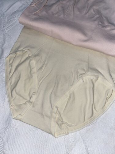 Skinnygirl Shaping Seamless Briefs Size Medium 3  pair Style SG7164￼￼ New
