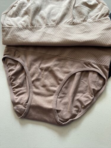 Skinnygirl Double Shaping Seamless Briefs Size MEDIUM 3  pair Style SG7058￼￼ New