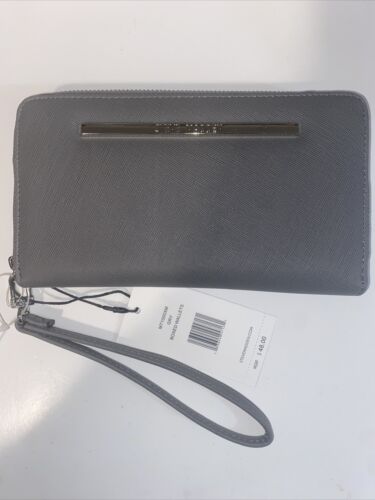 STEVE MADDEN WALLET WRISTLET GRAY BZIPPY ~ORGANIZER￼~ SOFT TEXTURE~CLASSY
