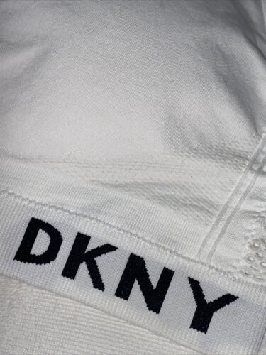 DKNY Sport Mesh-Back Medium-Impact Sports Bra Style DP8T5945 Size Large MSRP $39