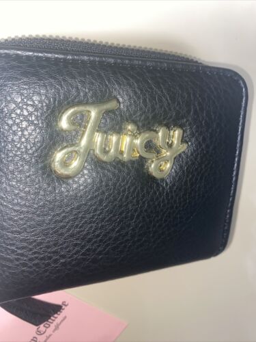 JUICY COUTURE  BLACK OUR LIPS ARE SEALED COIN PURSE ZIP AROUND WALLET UNIQUE!!