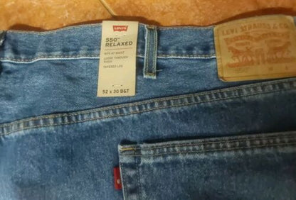 LEVI'S 550 RELAXED SITS AT THE WAIST LOOSE THIGH TAPERED LEG 52"X30"