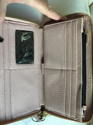 STEVE MADDEN WALLET Bisque Stamped Logo Zip Around Organizer Wristlet Free Ship
