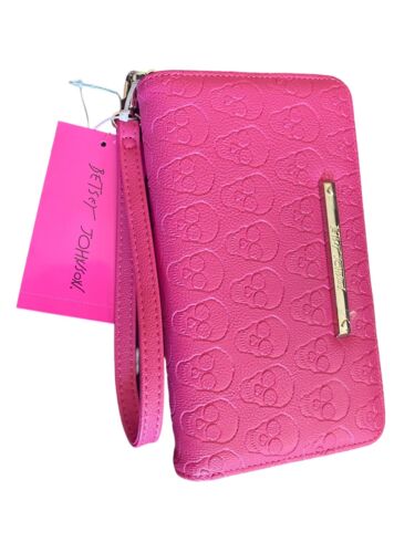 Betsey Johnson Zip Around Wristlet Wallet SKULLS~ Fuchsia~HALLOWEEN~ UNIQUE!