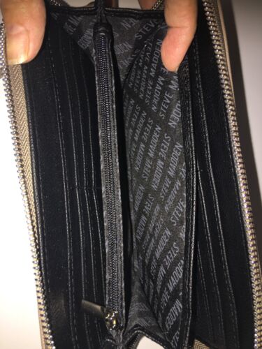 STEVE MADDEN WALLET~ WRISTLET~MUSHROOM SMOOTH TEXTURED~SILVER HARDWARE~UNIQUE!