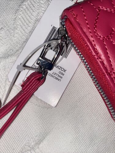 BETSEY JOHNSON Zip Around Wallet/Wristlet Stitch RED- XOZIP-S  BEAUTIFUL!