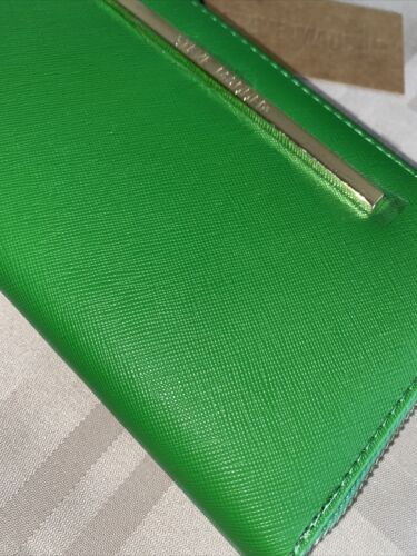STEVE MADDEN WALLET WRISTLET OLIVE GREEN SMOOTH TEXTURED GOLD ZIPPER "CLASSY"
