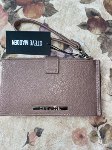 STEVE MADDEN MAUVE WALLET WRISTLET  FOLD OUT DOUBLE ZIPPER SMOOTH TEXTURE CLASSY