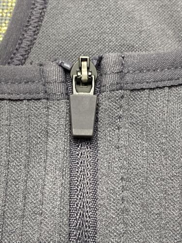 NEW BALANCE Medium Impact Sports Bra Style  111155 GRAY FRONT ZIPPER LARGE CUTE!