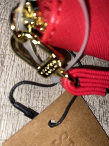 STEVE MADDEN WALLET WRISTLET RED WRAP AROUND LOGO SMOOTH TEXTURED