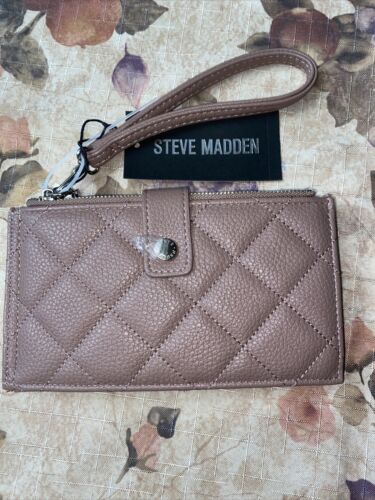 STEVE MADDEN MAUVE WALLET WRISTLET  FOLD OUT DOUBLE ZIPPER SMOOTH TEXTURE CLASSY