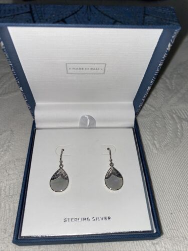 Annika Witt Made in Bali.925 Sterling Silver Small Mother of Pearl Earrings- NEW