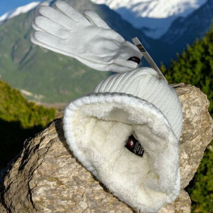 Canada Weather Gear White~Thermal Plush Lining Logo Hat~Matching Gloves set NEW