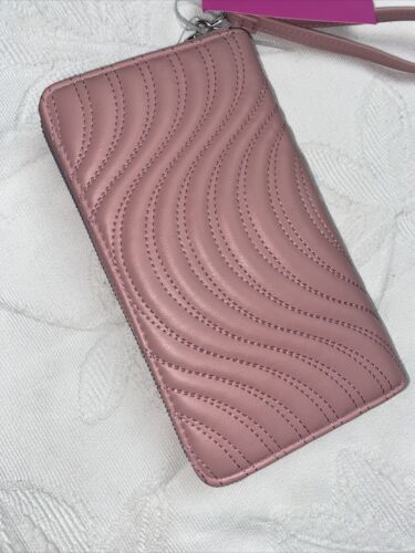 BETSEY JOHNSON Zip Around Wallet/Wristlet Stitch BLUSH MULTI XOZIP-S Cute!!!