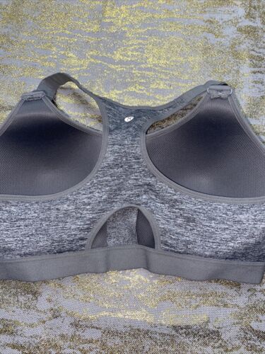LAYER 8 MAXIMUM SUPPORT SIZE M Sports Bra HEATHER GRAY Fitted Front Zipper-NEW