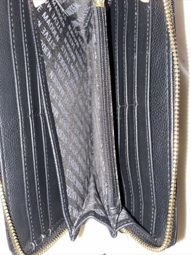 STEVE MADDEN WALLET WRISTLET BLACK STAMPED LOGO VERY DIFFERENT!!