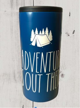 RAE DUNN New “ADVENTURE IS OUT THERE” Slim-Can Cooler Stainless Steel 12oz BLUE