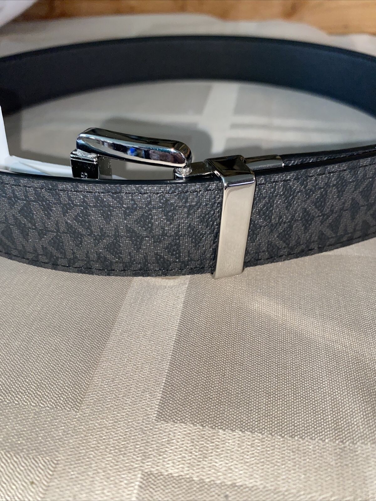 MICHAEL KORS BELT BLACK TO BLACK MK LOGO TWIST REVSESIBLE SILVER BUCKLE MSRP $58