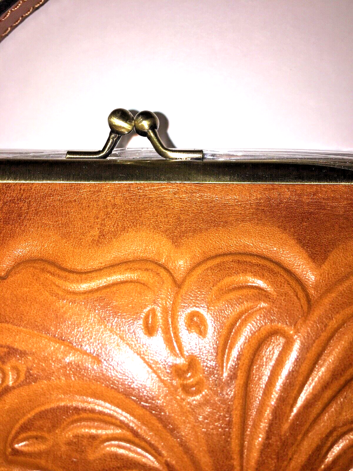 PATRICIA NASH Savena Burnished Tooled Gold Kiss Lock Wrist-let -AUTHENTIC & NEW