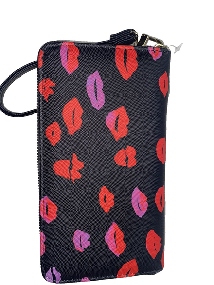 Betsey Johnson Zip Around Wristlet Wallet MOUTHS & LIPS BLACK Background NWT
