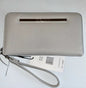 STEVE MADDEN WALLET WRISTLET BISQUE/GRAY TWO TONE