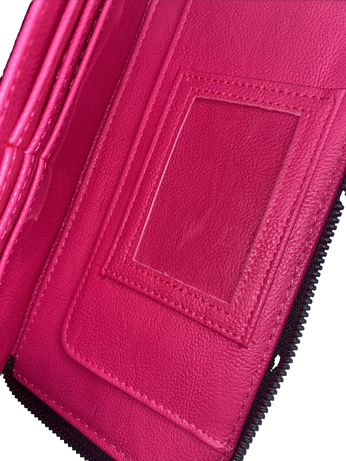 Betsey Johnson Zip Around Wristlet Wallet MOUTHS & LIPS BLACK Background NWT