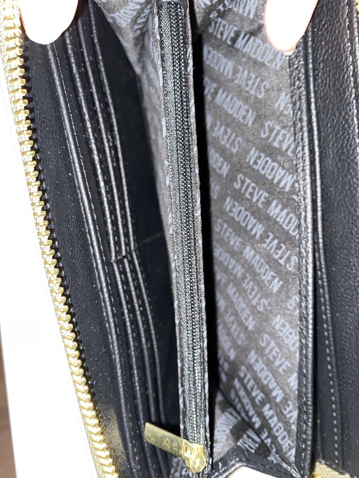 STEVE MADDEN WALLET WRISTLET SAGE SMOOTH TOUCH SILVER HARDWARE